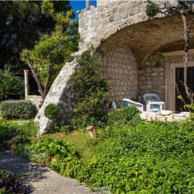4 bedroom villa with pool in Lapad, Dubrovnik, sleeps 8